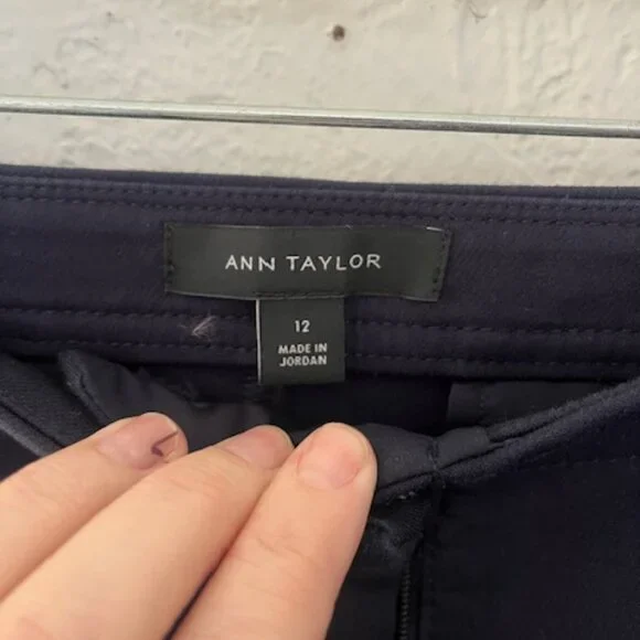 Navy cropped Ann Taylor pants - Picture 2 of 4